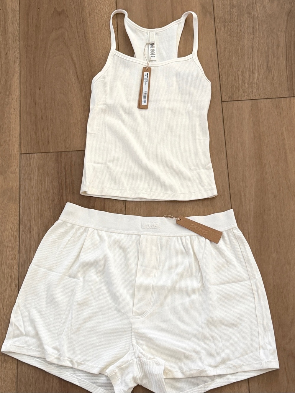 New Skims Outfit M